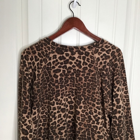 Good American Cheetah Print Cropped Crew Neck Sweatshirt. - Picture 10 of 14